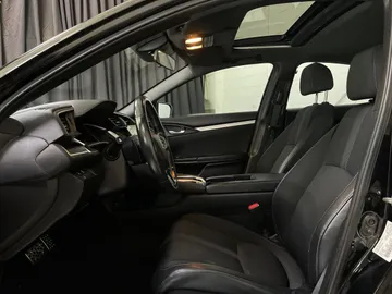 2019 Honda Civic - image 3