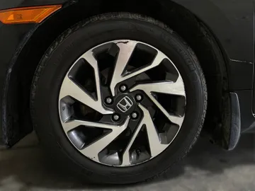 2018 Honda Civic - image 7
