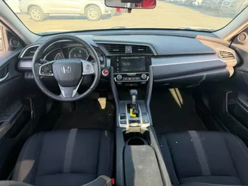 2018 Honda Civic - image 9