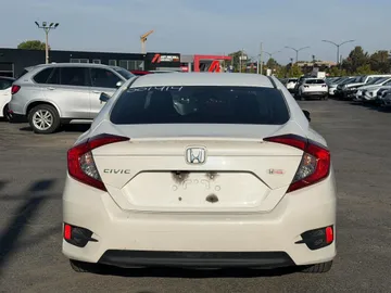 2018 Honda Civic - image 6