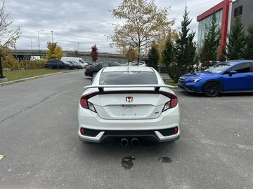 2020 Honda Civic - image 6