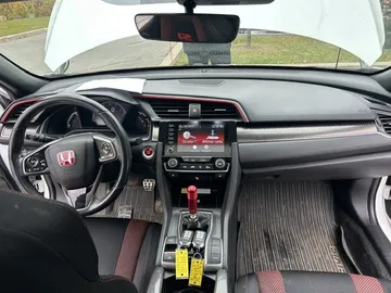 2020 Honda Civic - image 9