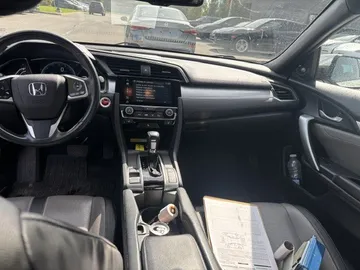 2018 Honda Civic - image 9