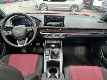 2023 Honda Civic - image 4