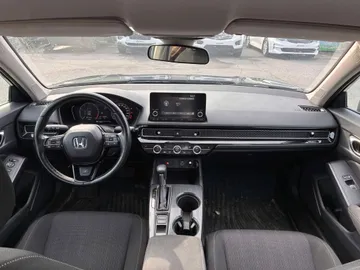 2022 Honda Civic - image 9