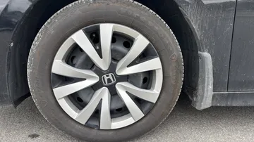 2024 Honda Civic - image 7