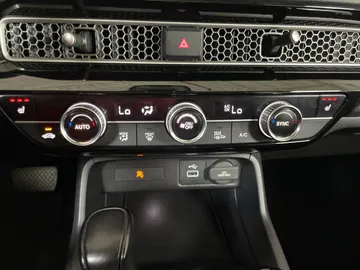 2022 Honda Civic - image 22