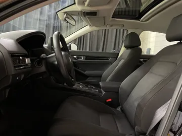 2024 Honda Civic - image 3