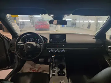 2023 Honda Civic - image 4