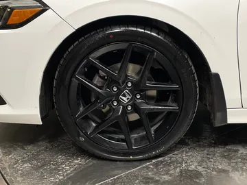 2023 Honda Civic - image 7
