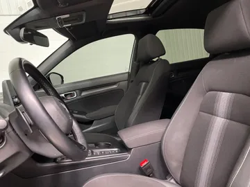 2023 Honda Civic - image 3