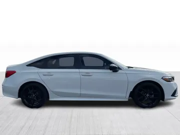 2024 Honda Civic - image 2