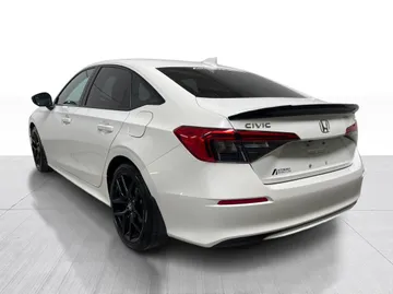 2022 Honda Civic - image 12