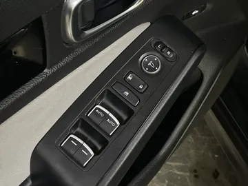 2025 Honda Civic Sedan Hybrid - image 24