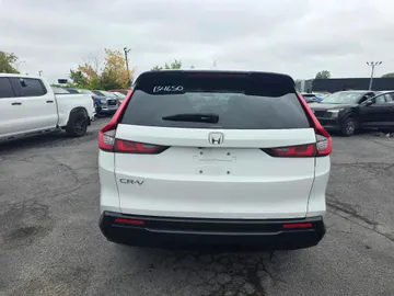 2025 Honda CR-V - image 6