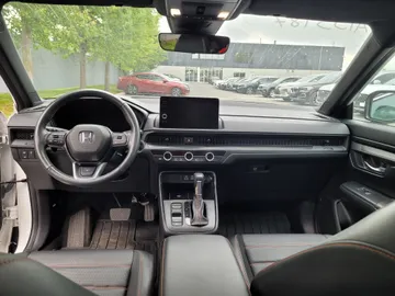 2025 Honda CR-V Hybrid - image 9