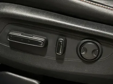 2025 Honda CR-V Hybrid - image 19
