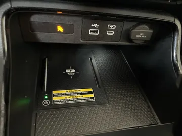 2024 Honda CR-V Hybrid - image 33