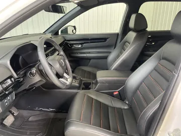 2024 Honda CR-V Hybrid - image 3