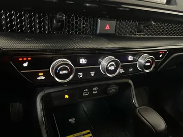 2024 Honda CR-V Hybrid - image 27