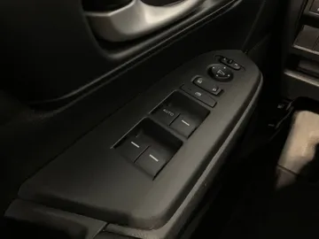 2020 Honda CR-V - image 17