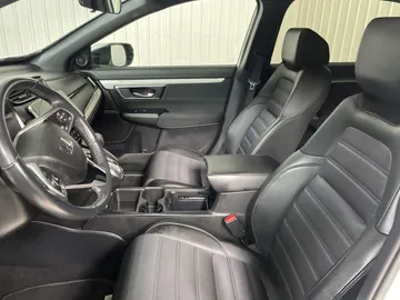 2020 Honda CR-V - image 3