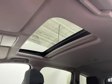 2017 Honda CR-V - image 6