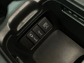 2017 Honda CR-V - image 27
