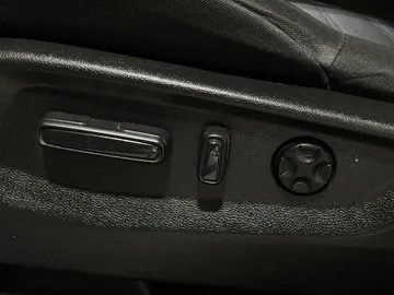 2018 Honda CR-V - image 24