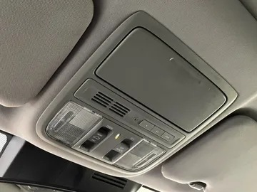 2018 Honda CR-V - image 14