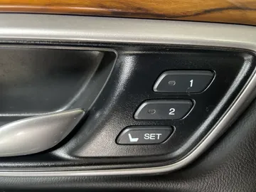 2020 Honda CR-V - image 21
