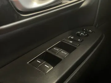 2020 Honda CR-V - image 28