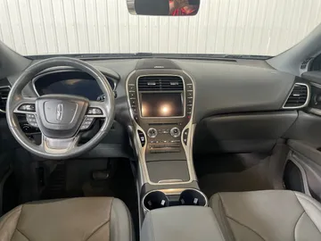 2020 Lincoln Nautilus - image 4