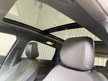 2020 Lincoln Nautilus - image 6