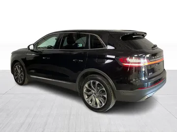 2022 Lincoln Nautilus - image 12