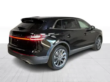 2022 Lincoln Nautilus - image 15