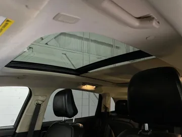 2022 Lincoln Nautilus - image 6