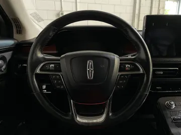 2022 Lincoln Nautilus - image 19