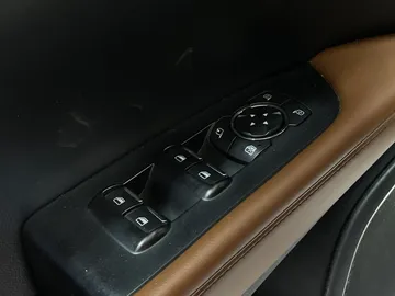 2022 Lincoln Nautilus - image 25