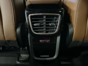 2022 Lincoln Nautilus - image 33