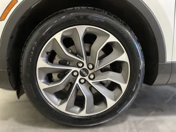 2022 Lincoln Nautilus - image 7