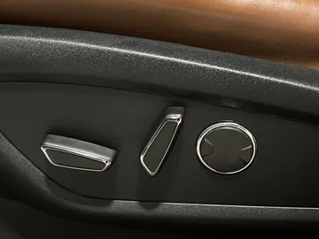 2022 Lincoln Nautilus - image 19