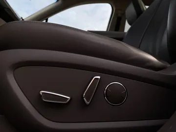 2020 Lincoln Nautilus - image 26