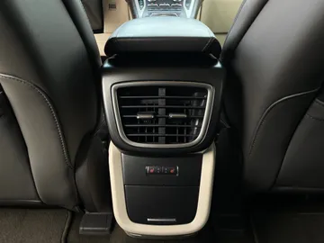 2020 Lincoln Nautilus - image 27