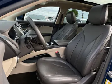 2020 Lincoln Nautilus - image 3