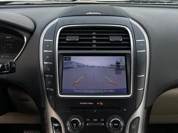 2020 Lincoln Nautilus - image 23