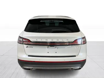 2022 Lincoln Nautilus - image 11