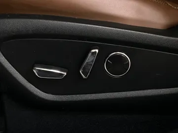 2022 Lincoln Nautilus - image 23