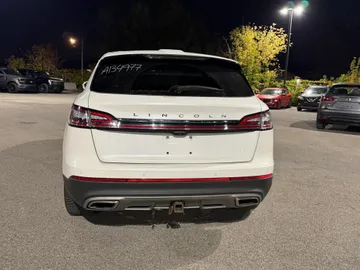 2022 Lincoln Nautilus - image 4