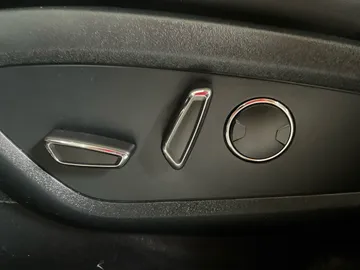 2017 Lincoln MKX - image 20